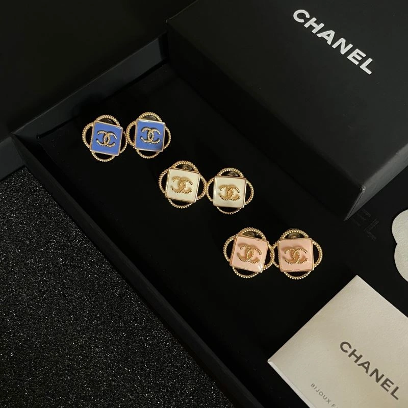 Chanel Earrings Trendsetting 230666