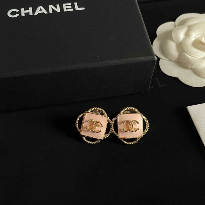 Chanel Earrings Trendsetting 230666