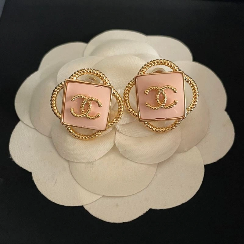 Chanel Earrings Trendsetting 230666