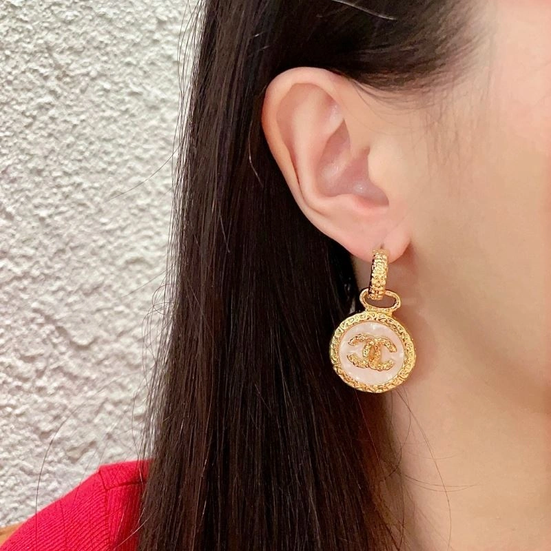 Sustainable Chanel Earrings 230787