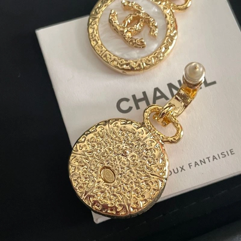 Sustainable Chanel Earrings 230787