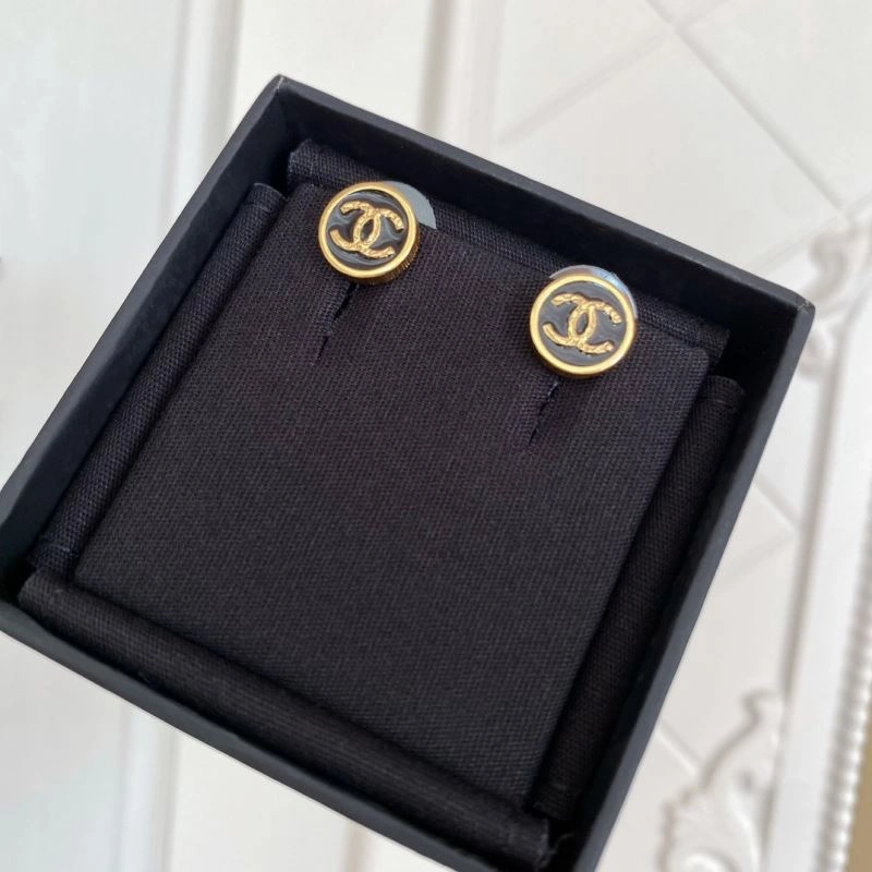 Unique Chanel Earrings 230661