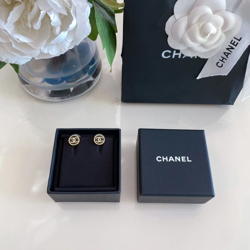 Unique Chanel Earrings 230661