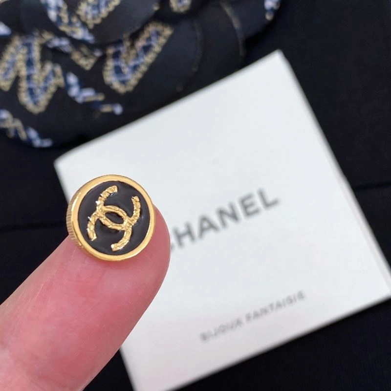 Unique Chanel Earrings 230661