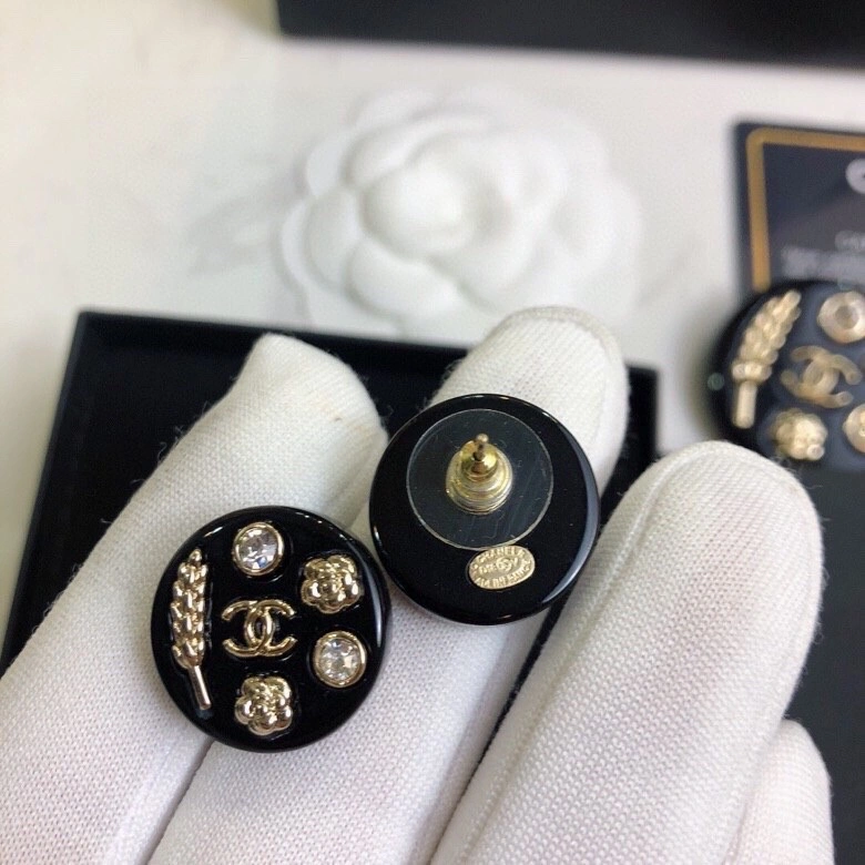 Chanel Earrings WrinkleFree 230635