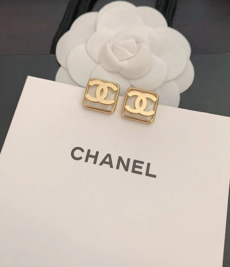 HighPerformance Chanel Earrings 230644