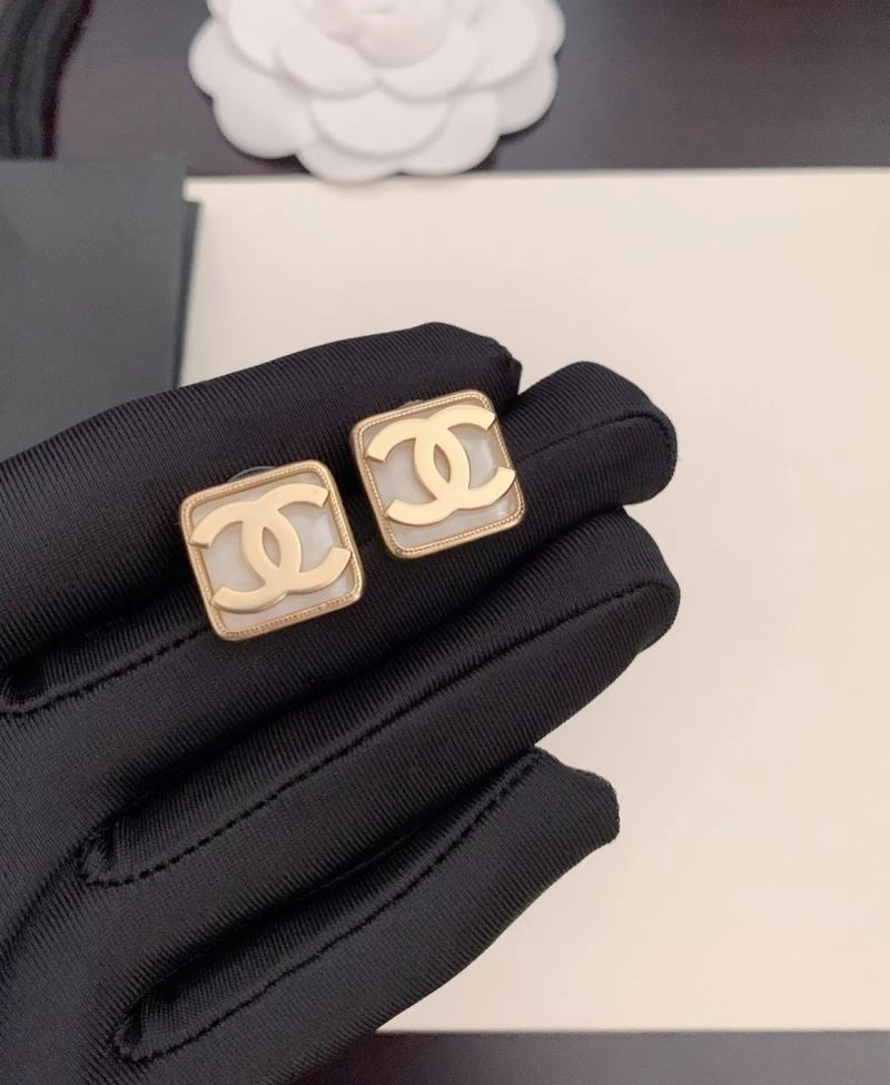 HighPerformance Chanel Earrings 230644