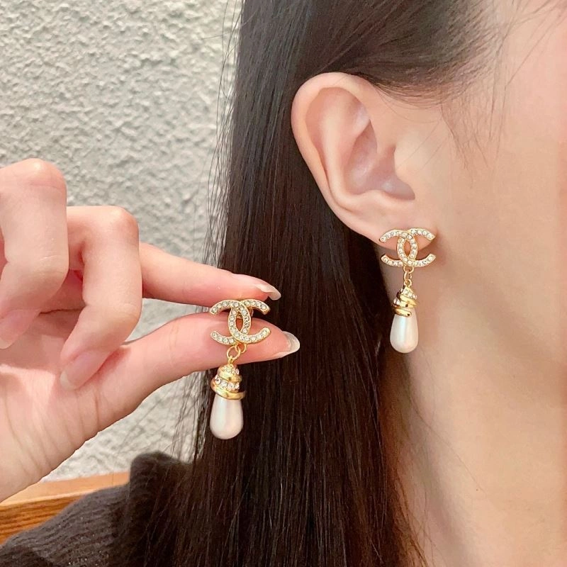 Breathable Chanel Earrings 230657