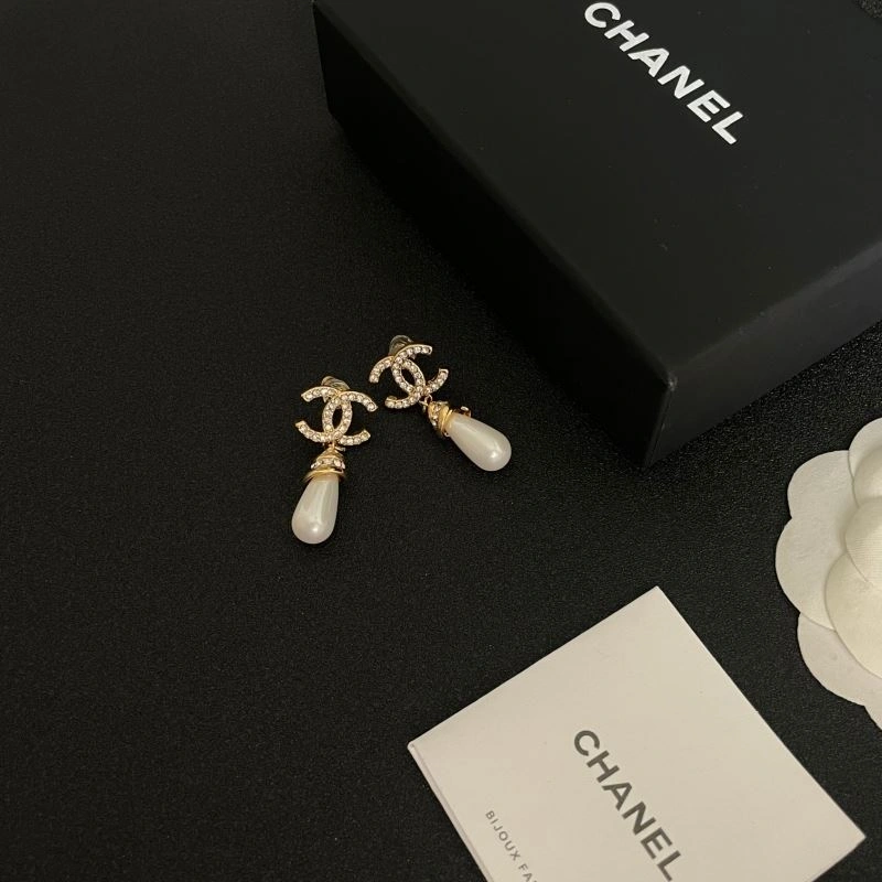 Breathable Chanel Earrings 230657