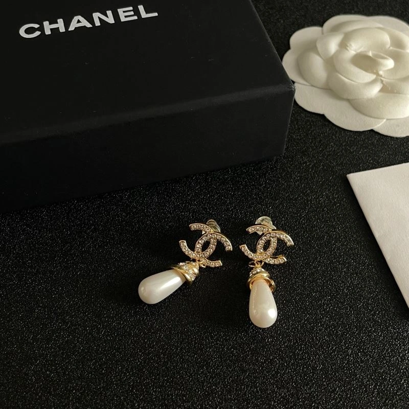 Breathable Chanel Earrings 230657