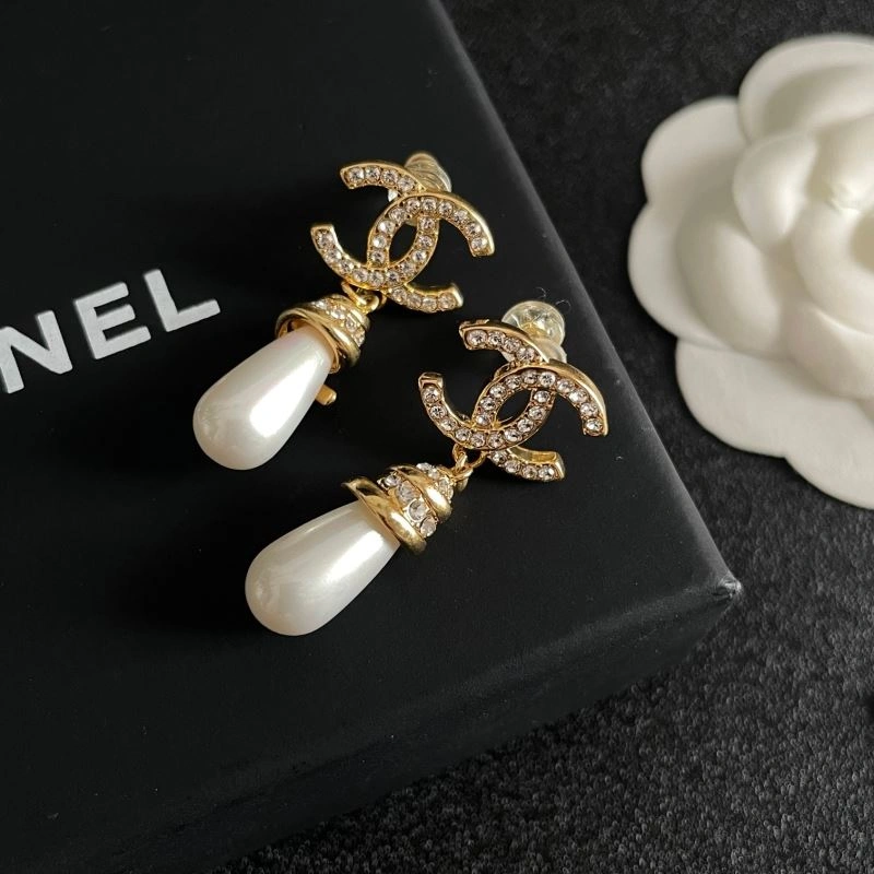 Breathable Chanel Earrings 230657