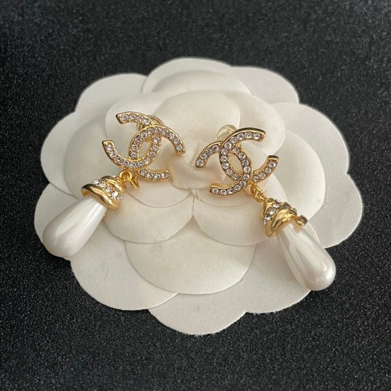 Breathable Chanel Earrings 230657