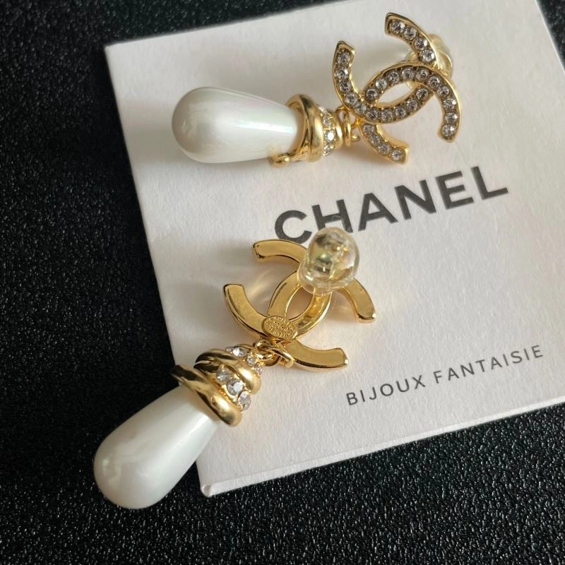 Breathable Chanel Earrings 230657