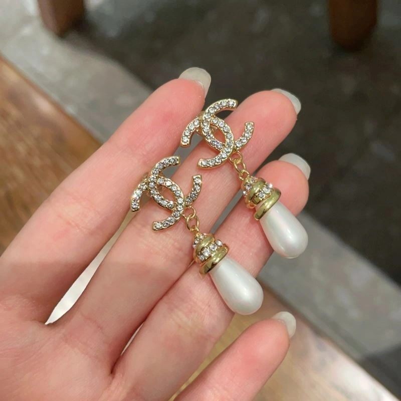 Breathable Chanel Earrings 230657