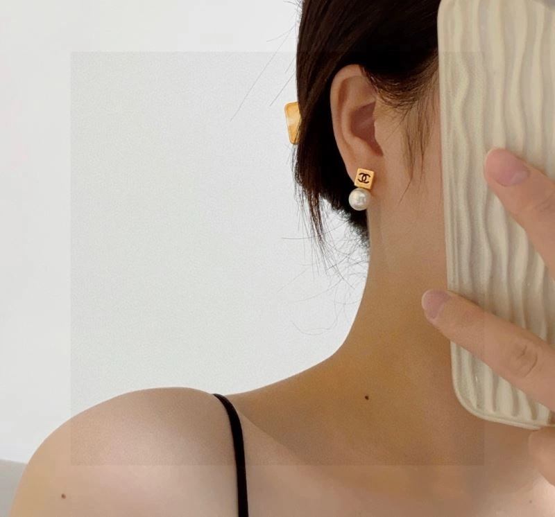 Chanel Earrings Modern 230611