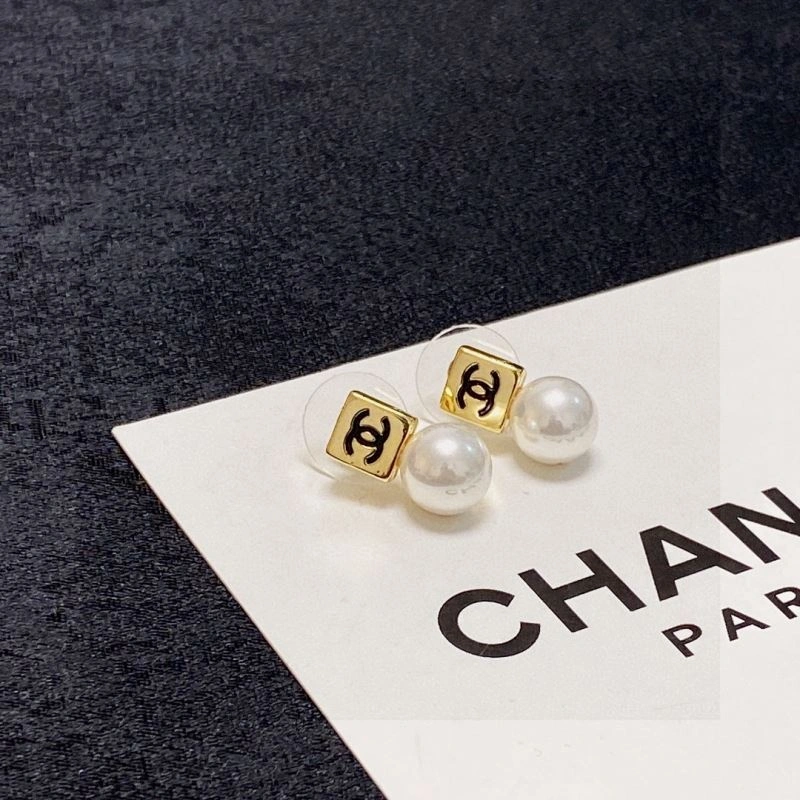 Chanel Earrings Modern 230611