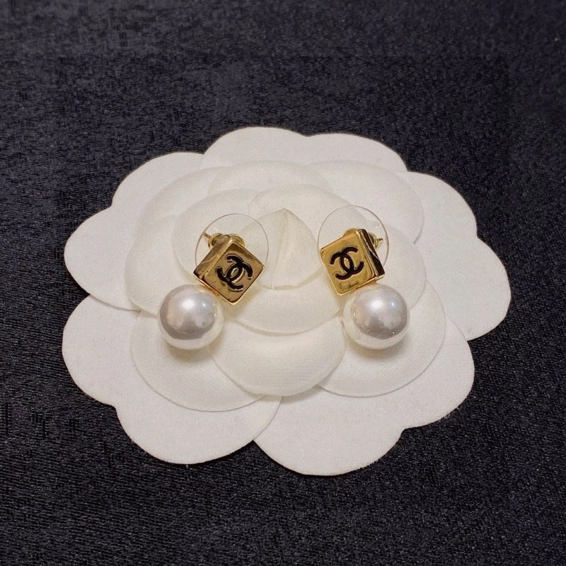 Chanel Earrings Modern 230611