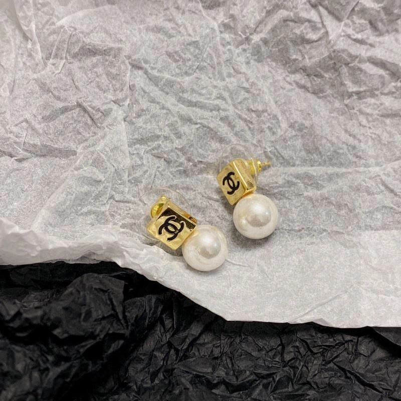 Chanel Earrings Modern 230611