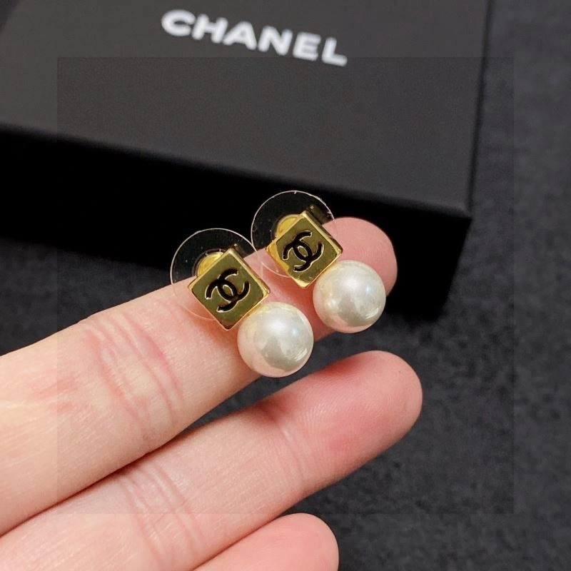 Chanel Earrings Modern 230611