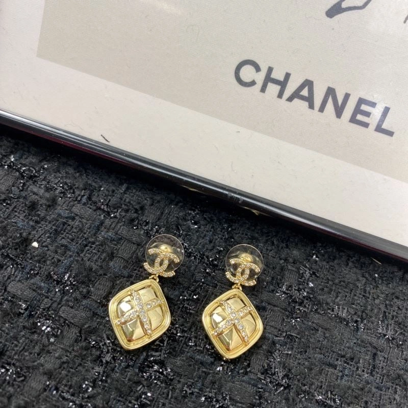 Chanel Earrings Sleek 230646