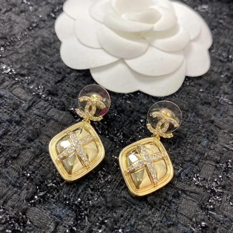 Chanel Earrings Sleek 230646