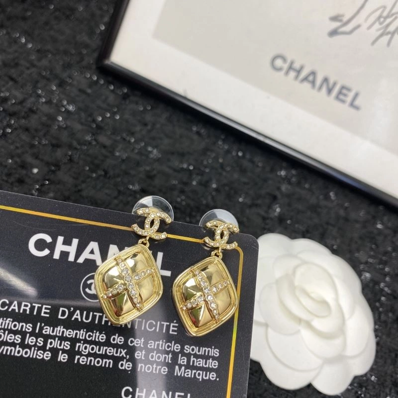Chanel Earrings Sleek 230646