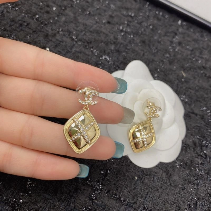 Chanel Earrings Sleek 230646
