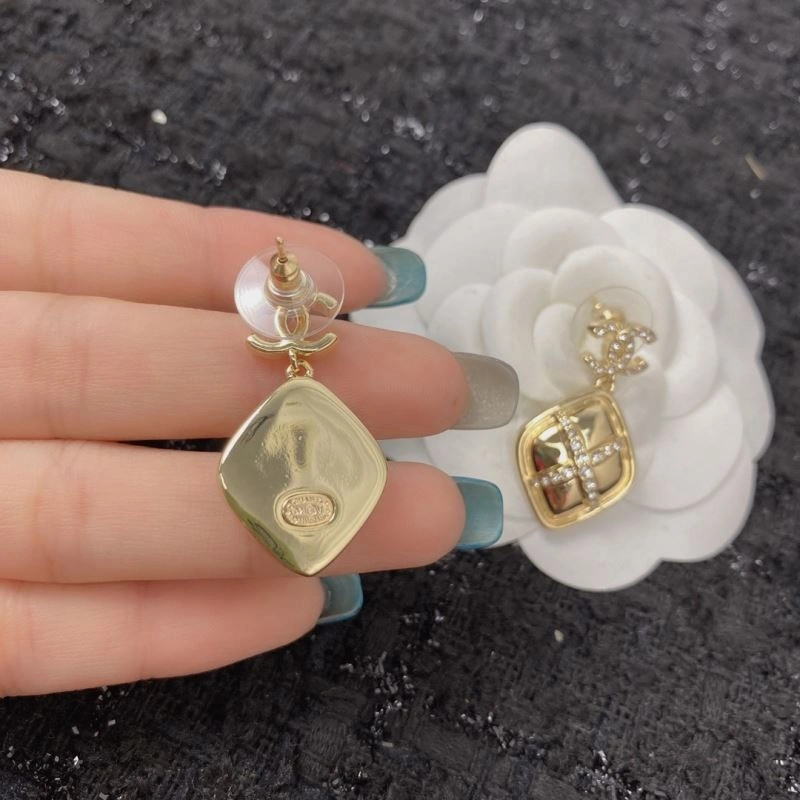 Chanel Earrings Sleek 230646
