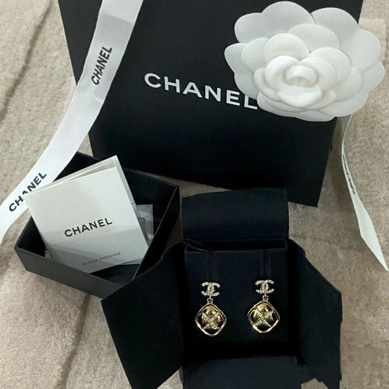 Chanel Earrings Sleek 230646