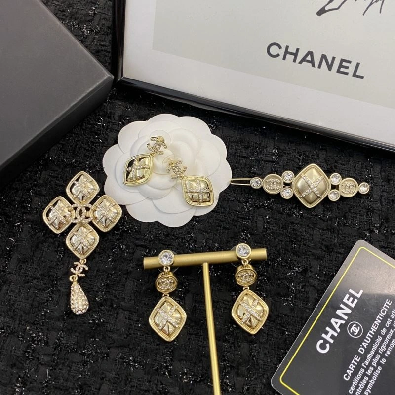 Chanel Earrings Sleek 230646
