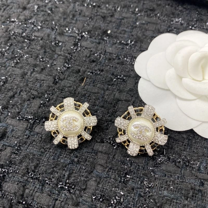 Refined Chanel Earrings 230639
