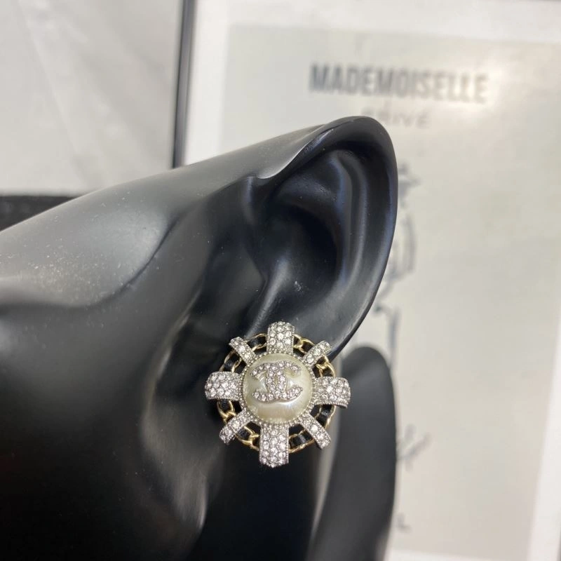 Refined Chanel Earrings 230639