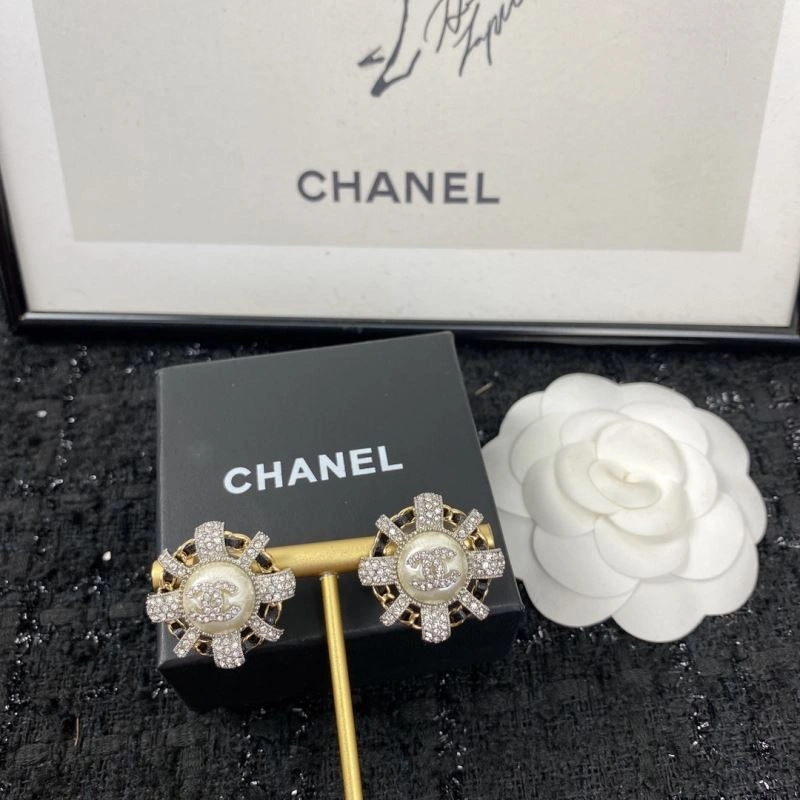 Refined Chanel Earrings 230639