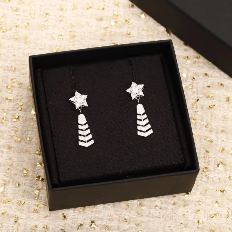 Chanel Earrings Cozy 230680