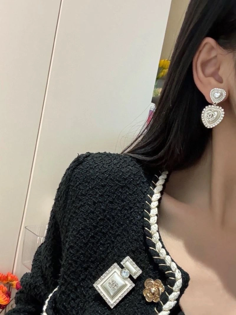 Chanel Earrings Refined 230585