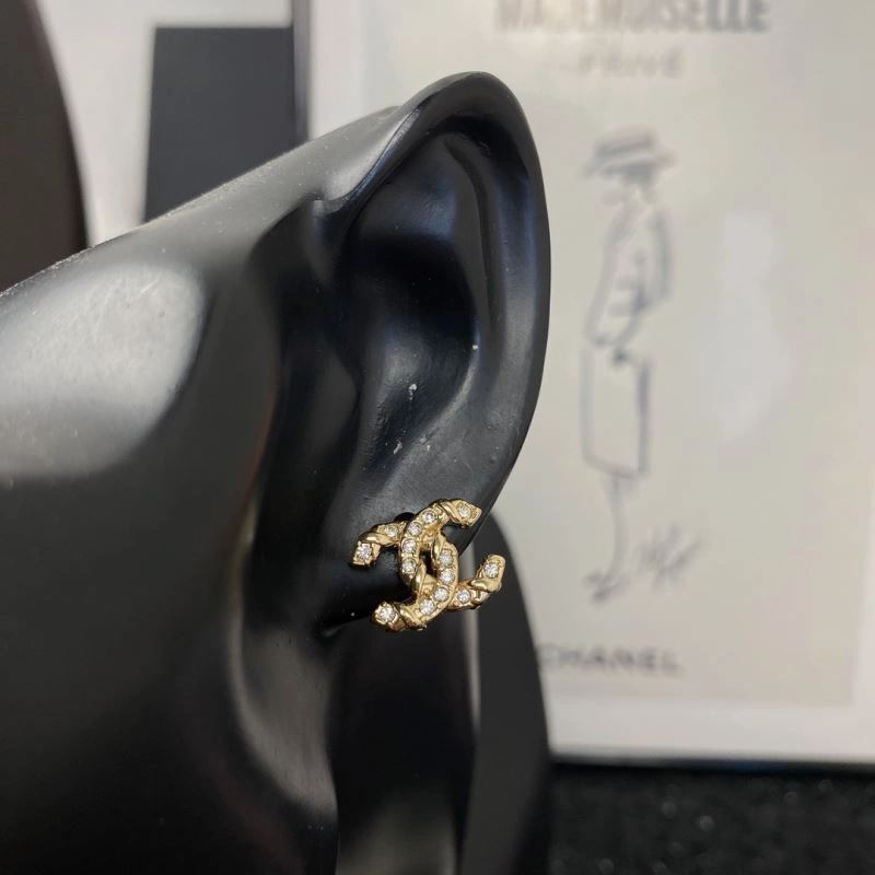 WellDesigned Chanel Earrings 230566