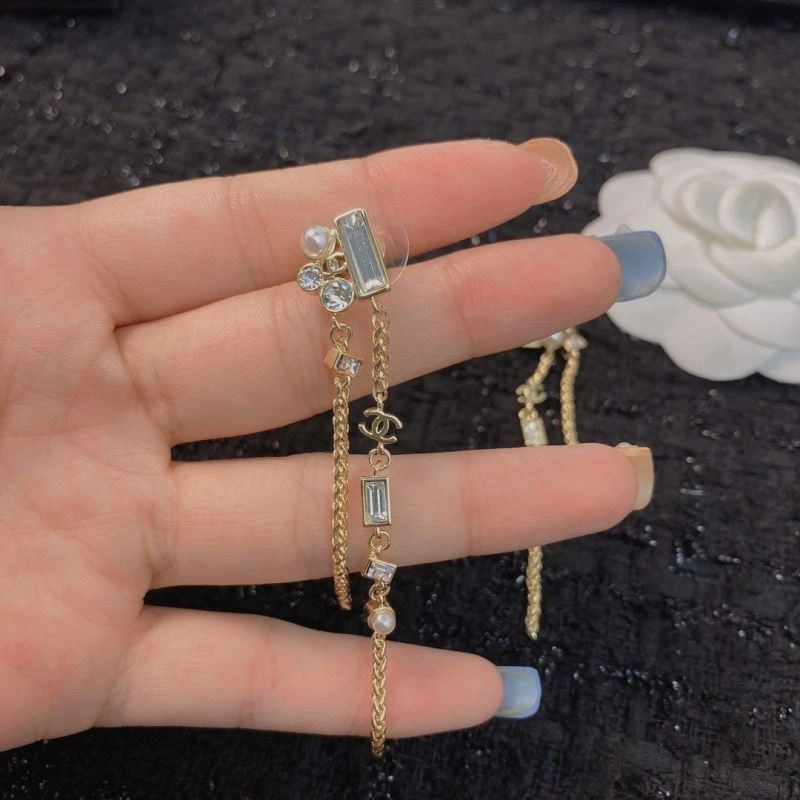 MoistureWicking Chanel Earrings 230582