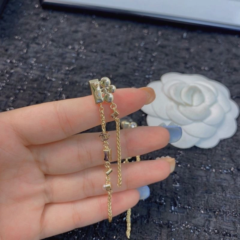 MoistureWicking Chanel Earrings 230582