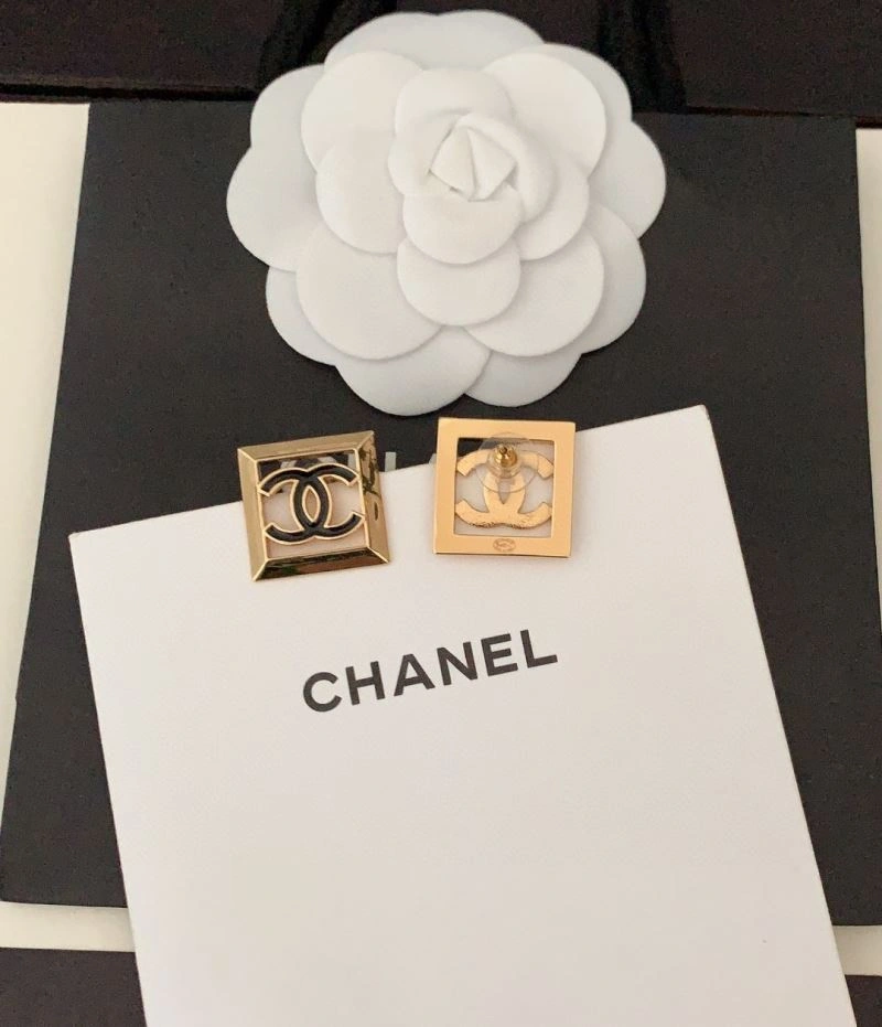Refined Chanel Earrings 230594