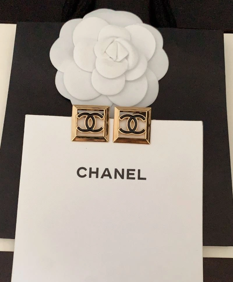 Refined Chanel Earrings 230594