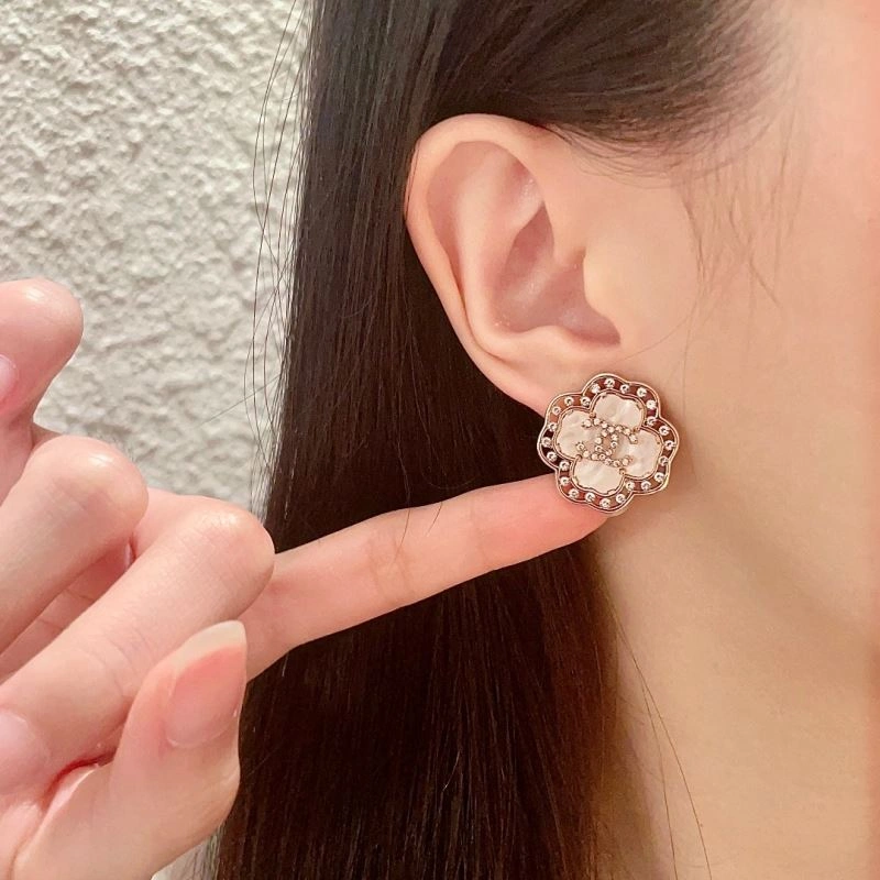 Affordable Chanel Earrings 230563