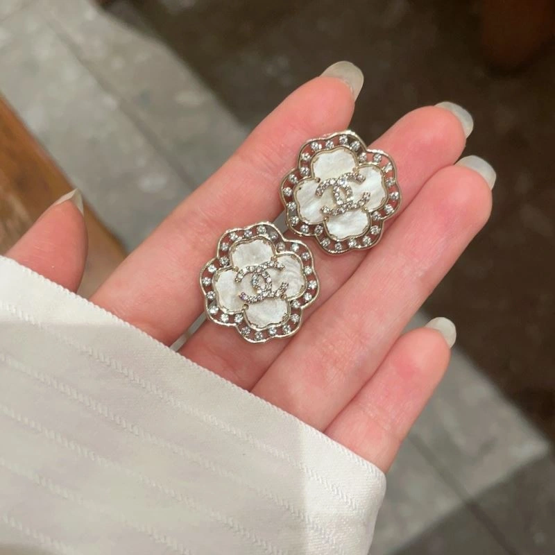 Affordable Chanel Earrings 230563
