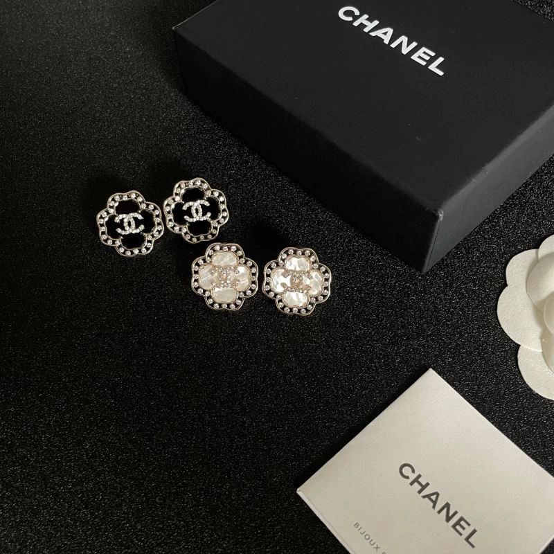 Comfortable Chanel Earrings 230573