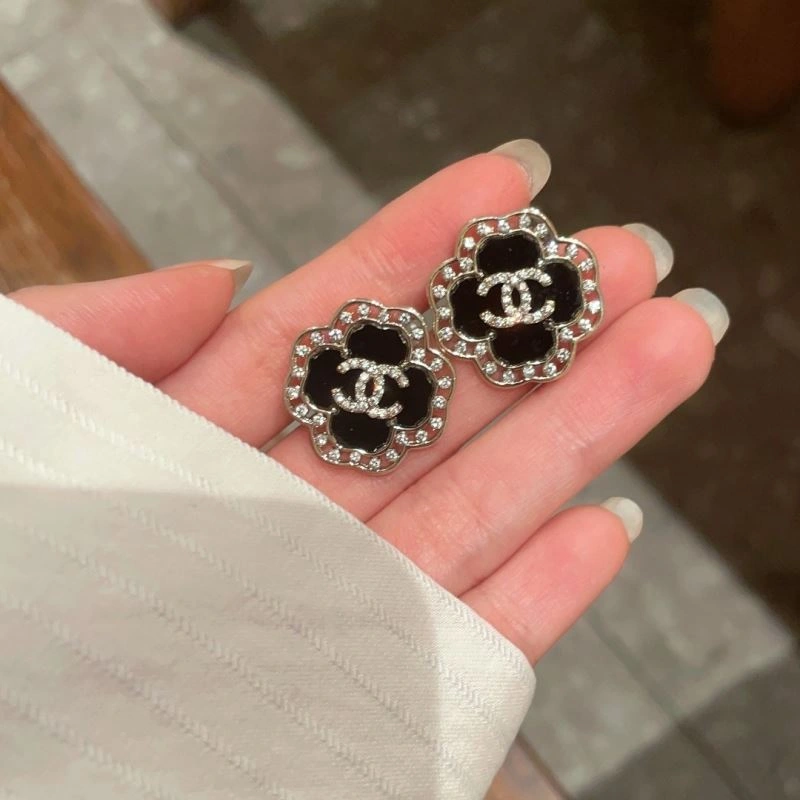 Comfortable Chanel Earrings 230573