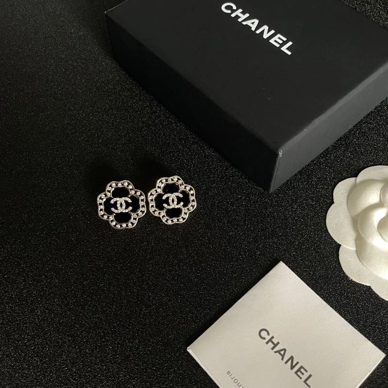Comfortable Chanel Earrings 230573