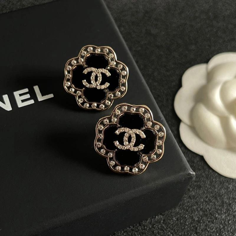 Comfortable Chanel Earrings 230573
