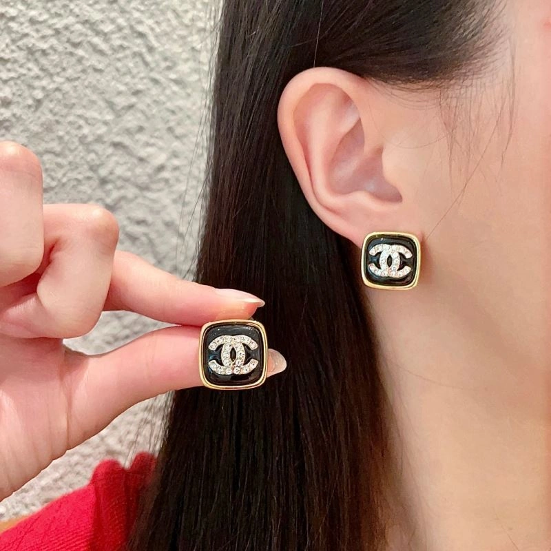 Breathable Chanel Earrings 230589