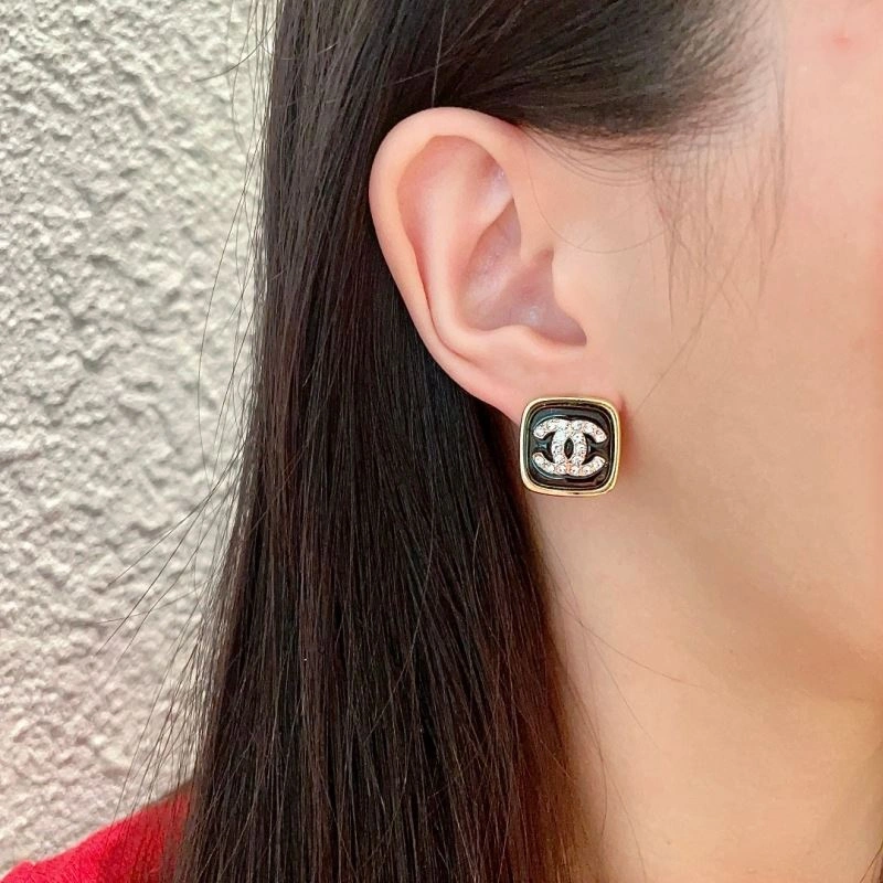 Breathable Chanel Earrings 230589