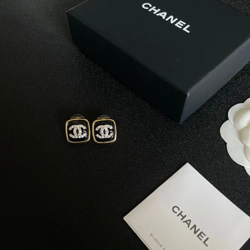 Breathable Chanel Earrings 230589
