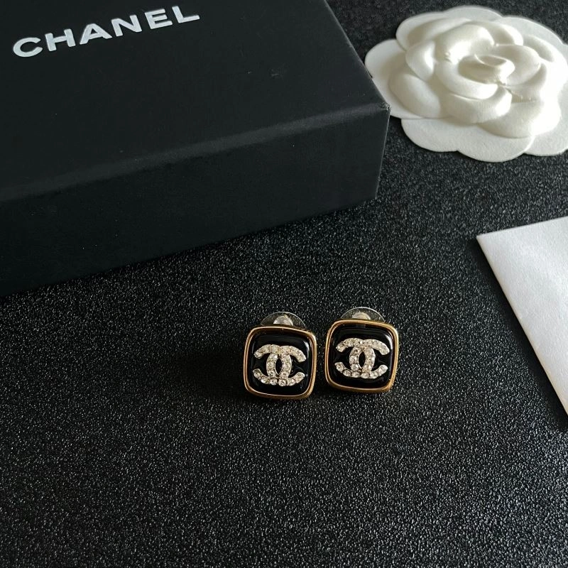 Breathable Chanel Earrings 230589